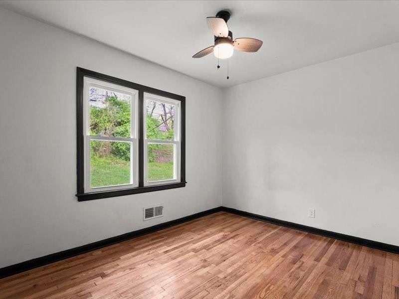 10204 Bellaire Avenue — photo 14