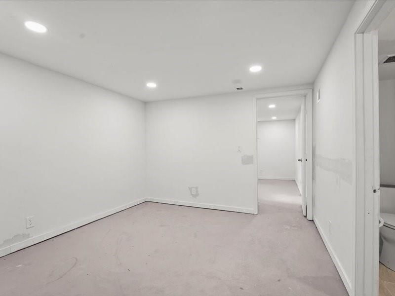10204 Bellaire Avenue — photo 18
