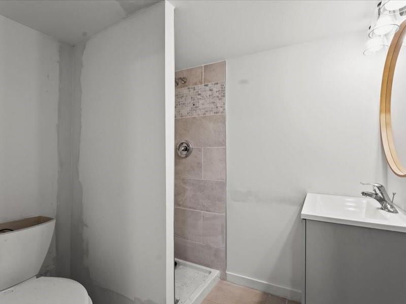 10204 Bellaire Avenue — photo 19