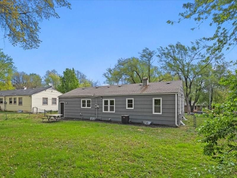 10204 Bellaire Avenue — photo 24