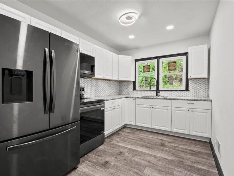 10204 Bellaire Avenue — photo 9