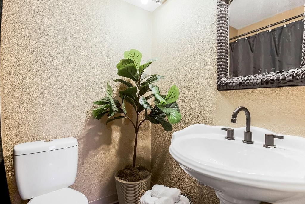 8503 N CHATHAM Avenue — photo 14