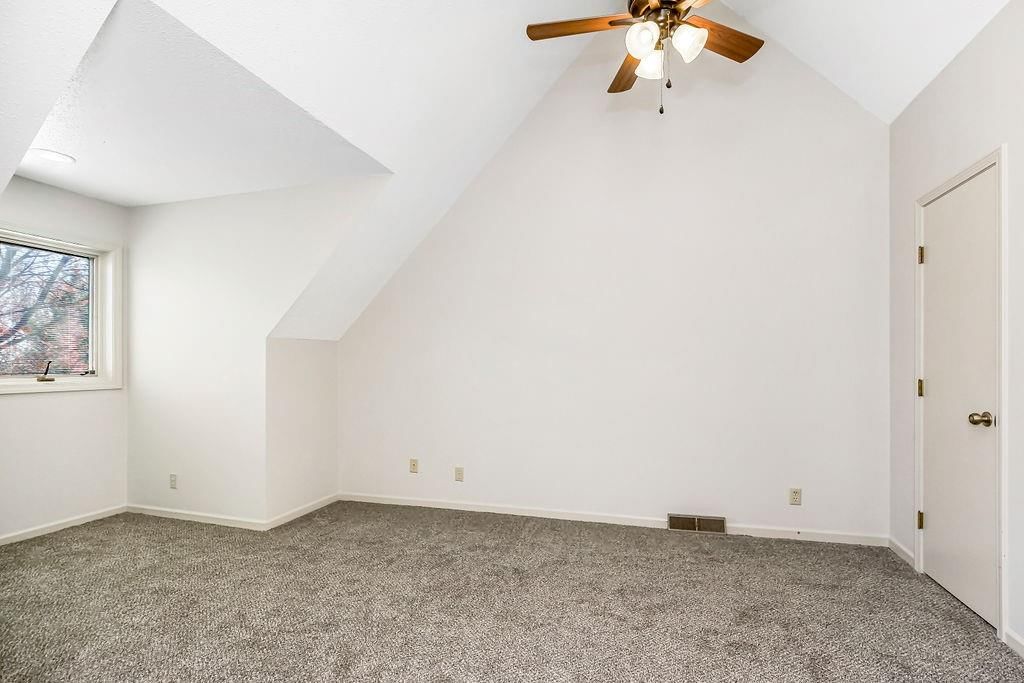 8503 N CHATHAM Avenue — photo 17