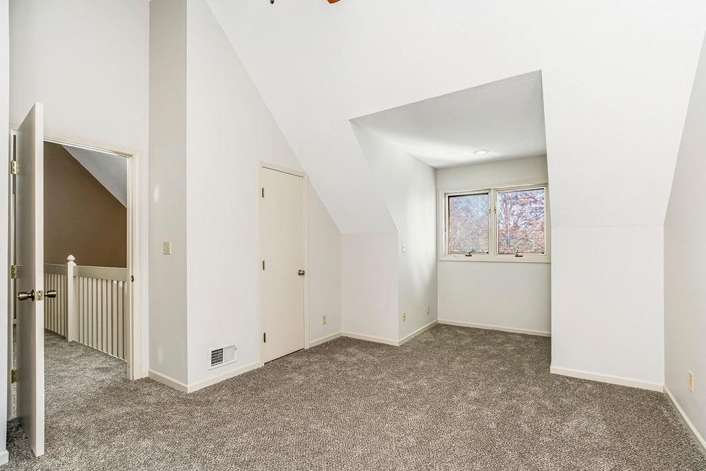 8503 N CHATHAM Avenue — photo 18