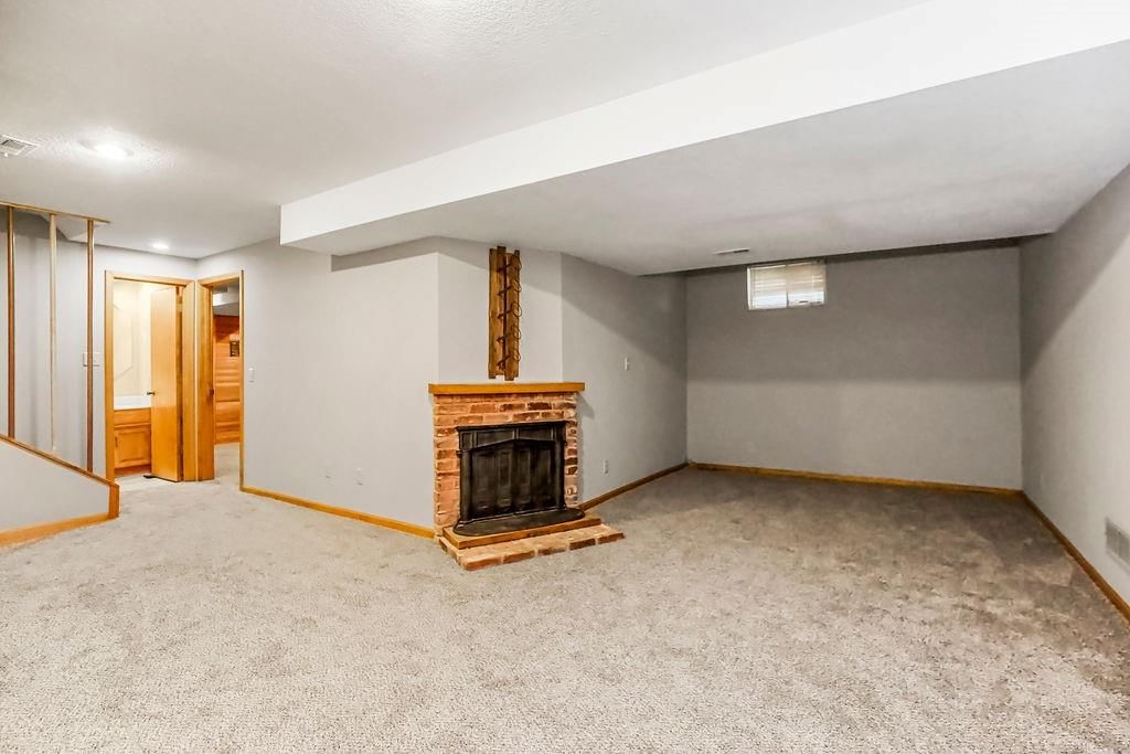 8503 N CHATHAM Avenue — photo 22