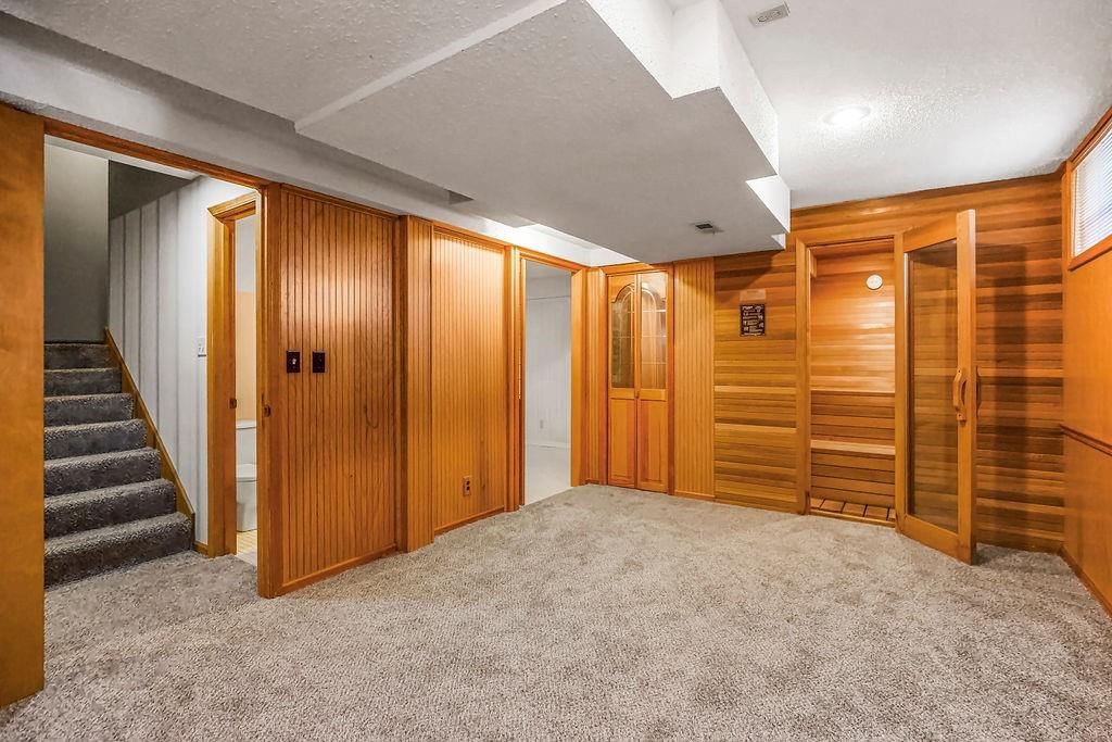 8503 N CHATHAM Avenue — photo 25