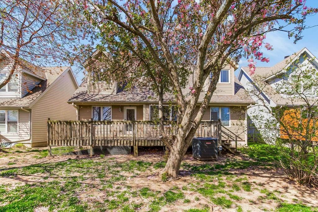 8503 N CHATHAM Avenue — photo 28