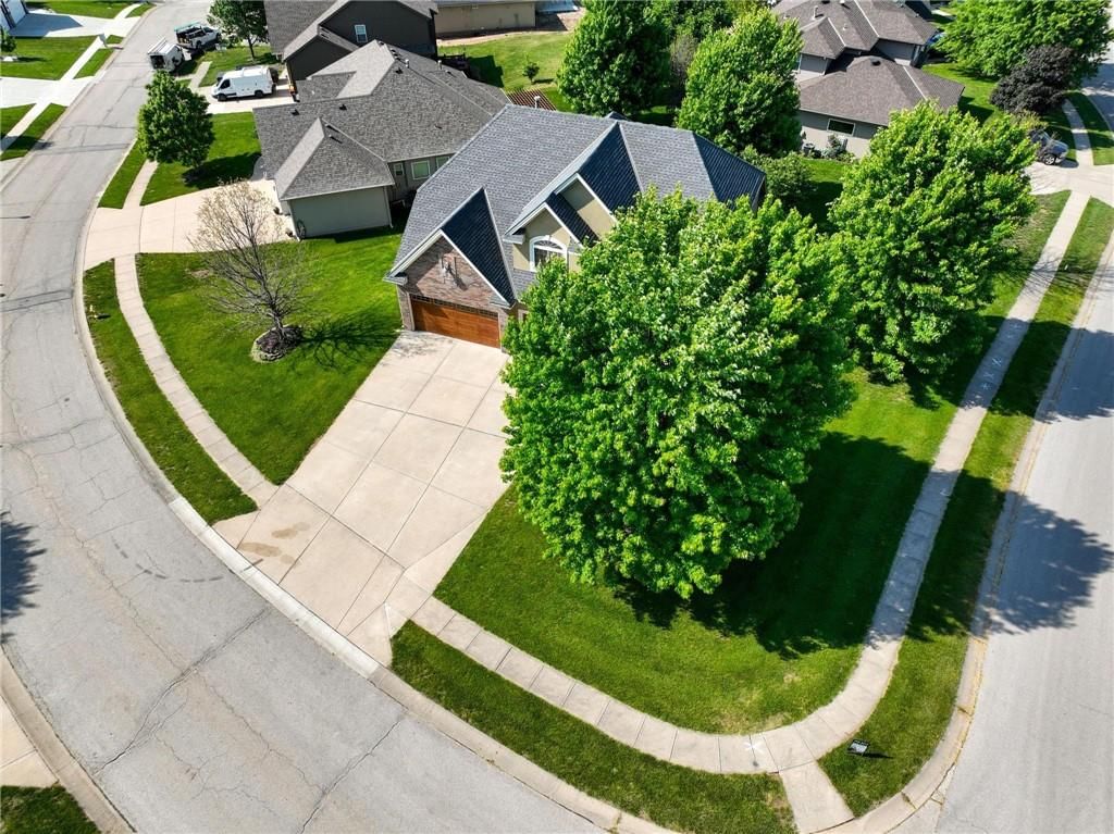2202 Greenfield Court — photo 44