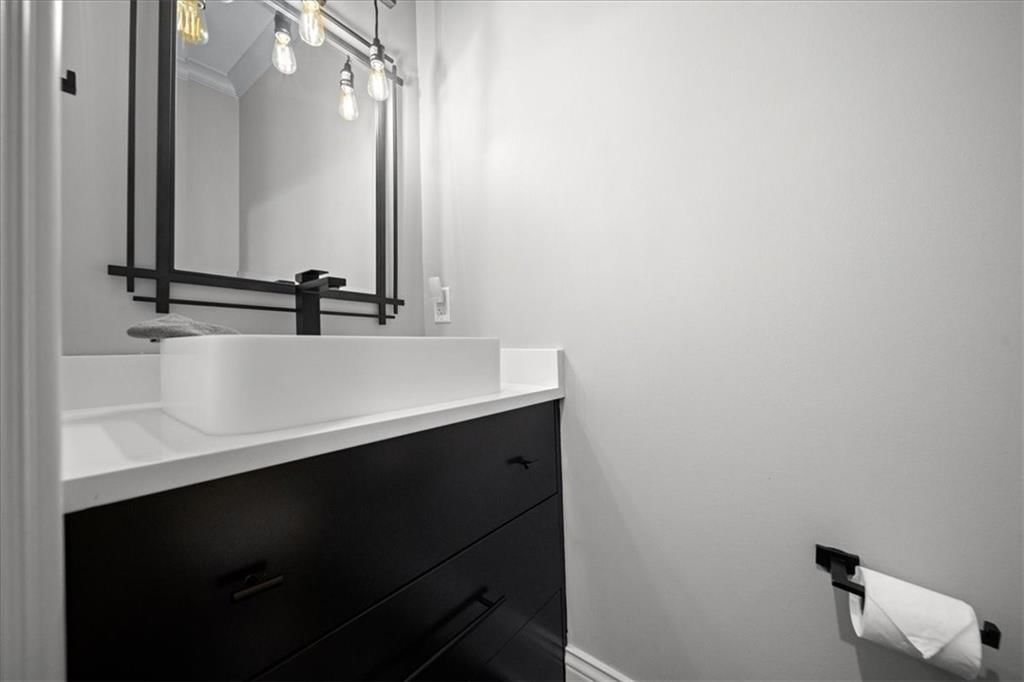 6837 N Myrtle Court — photo 48