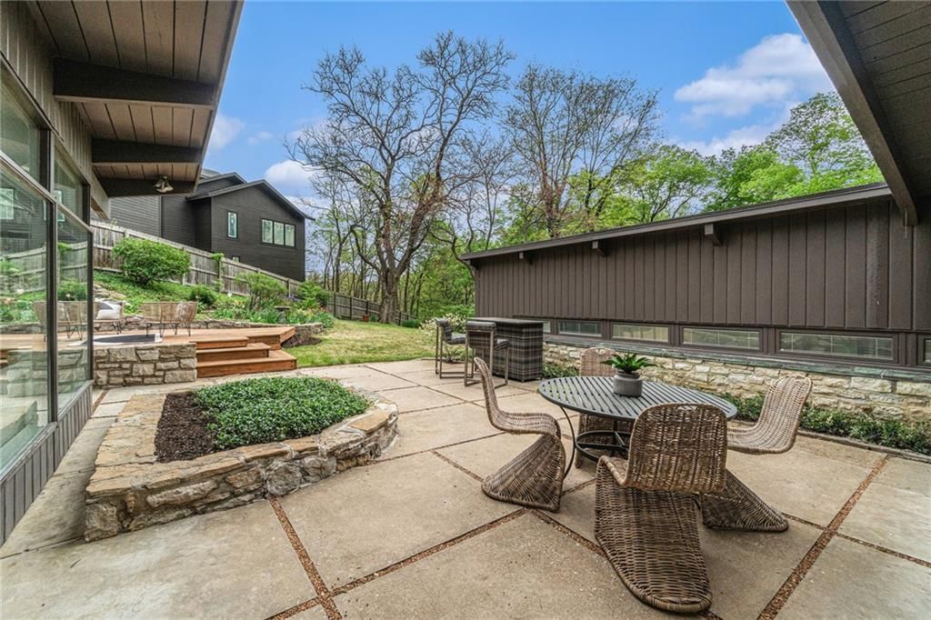 2400 W 86th Terrace — photo 32