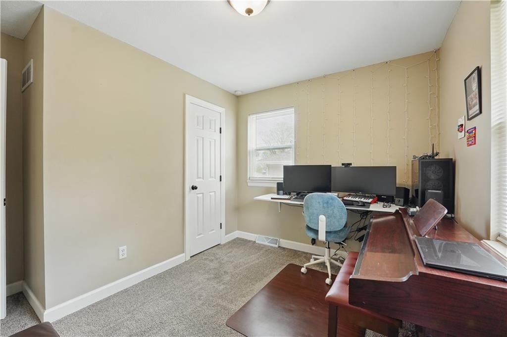 406 Allen Street — photo 17