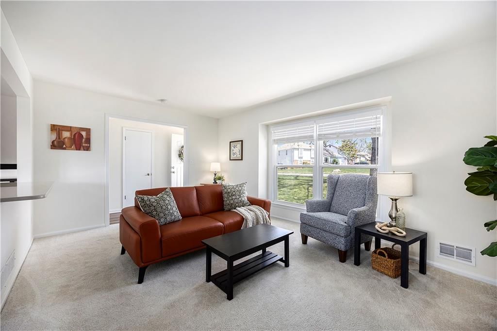 10728 Wheeling Avenue — photo 11