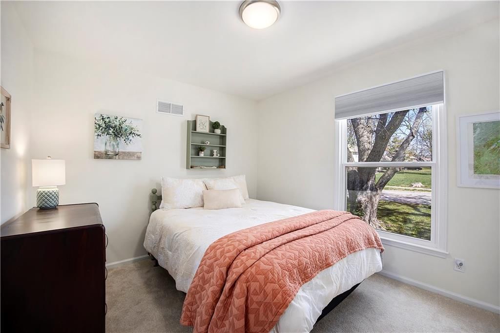 10728 Wheeling Avenue — photo 19