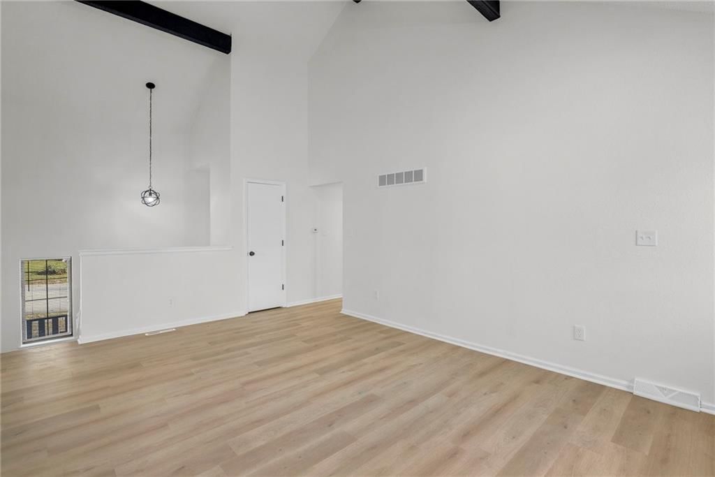 17105 E 49th Terrace — photo 2