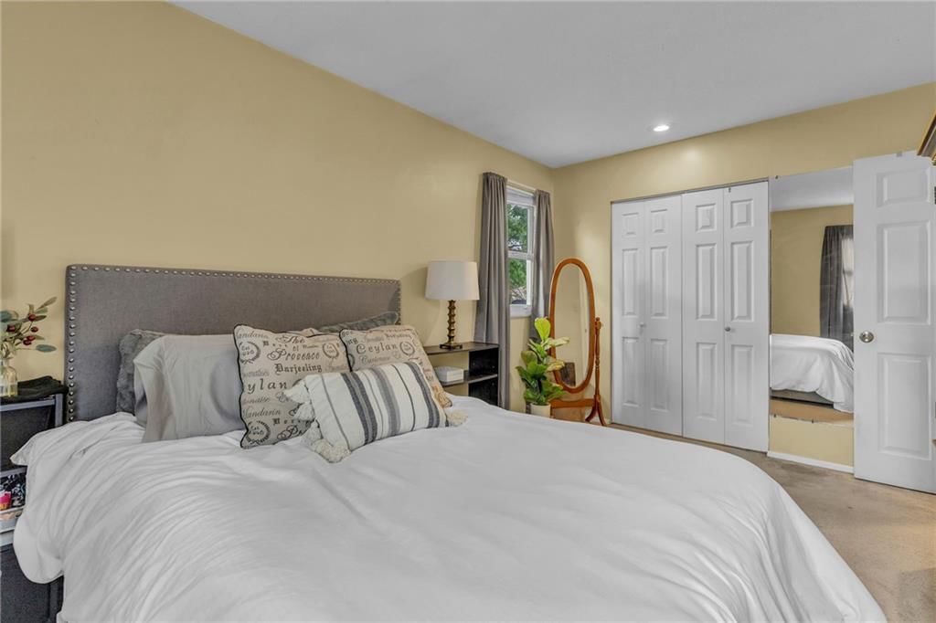 514 S Oak Street — photo 12