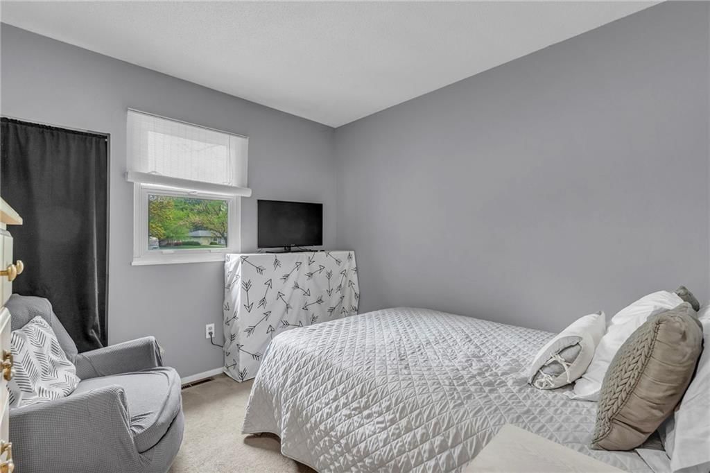 514 S Oak Street — photo 16