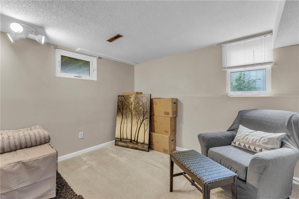 514 S Oak Street — photo 19