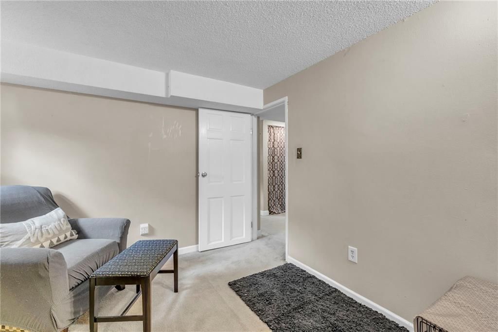 514 S Oak Street — photo 20