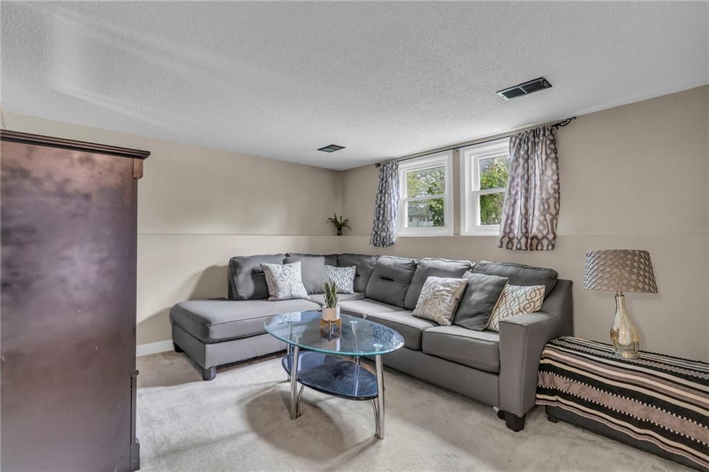 514 S Oak Street — photo 21