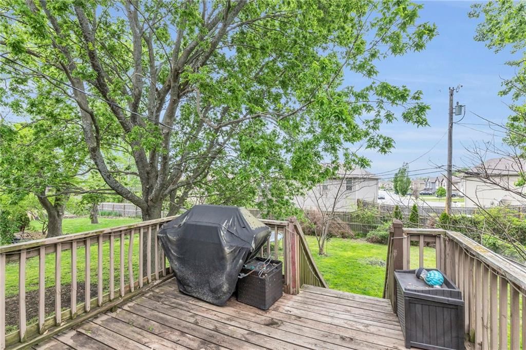 514 S Oak Street — photo 24