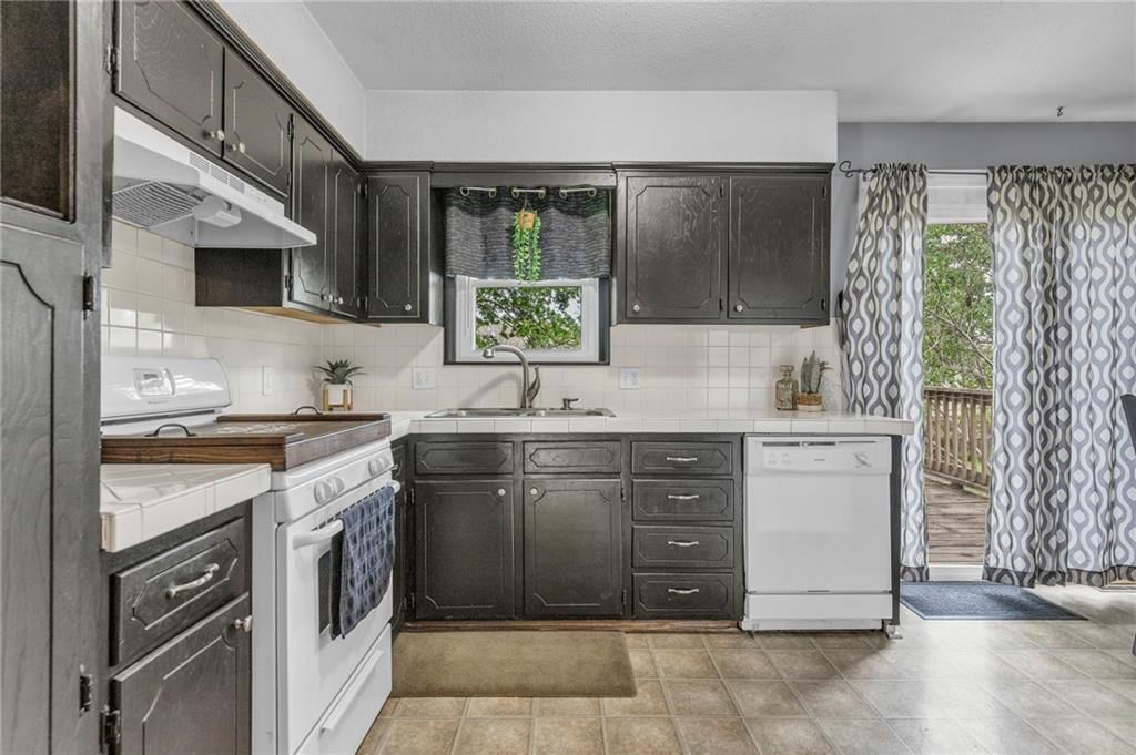 514 S Oak Street — photo 8