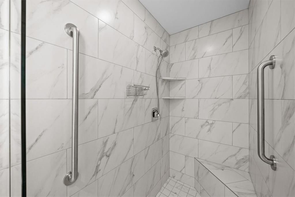 1015 Huntington Road — photo 18