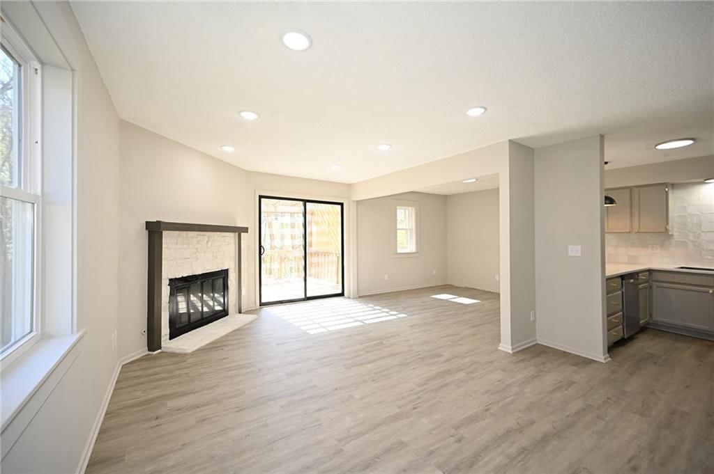 6816 N Fisk Avenue — photo 15