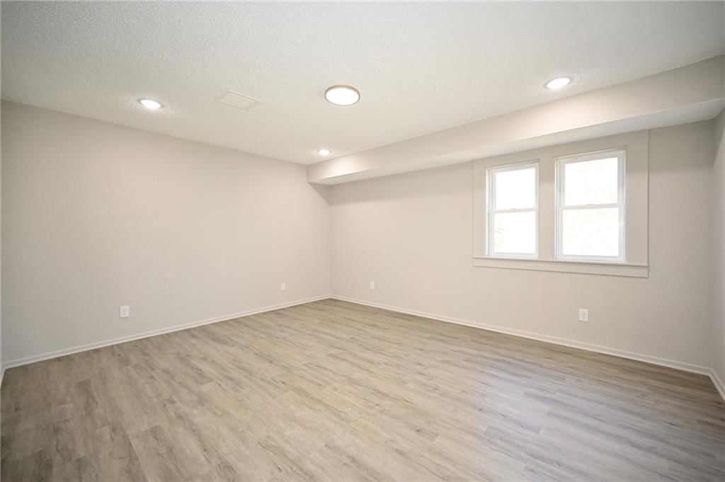 6816 N Fisk Avenue — photo 21