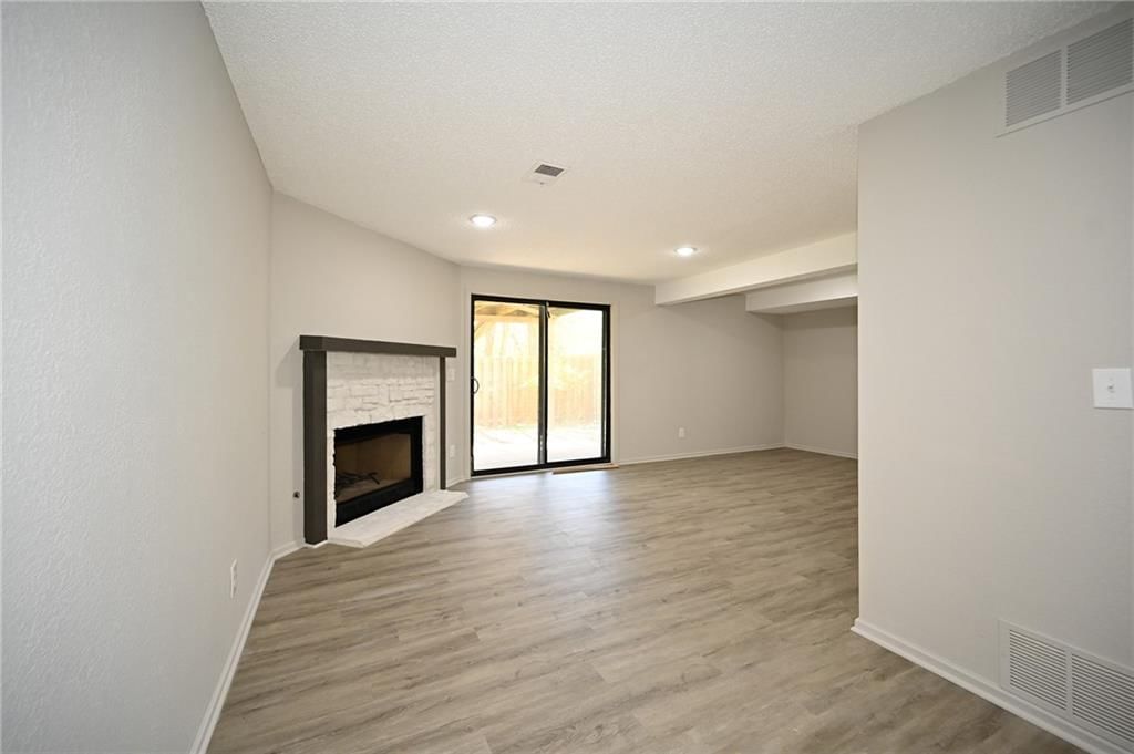 6816 N Fisk Avenue — photo 23
