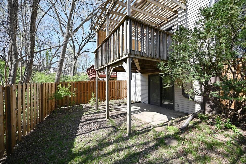 6816 N Fisk Avenue — photo 5