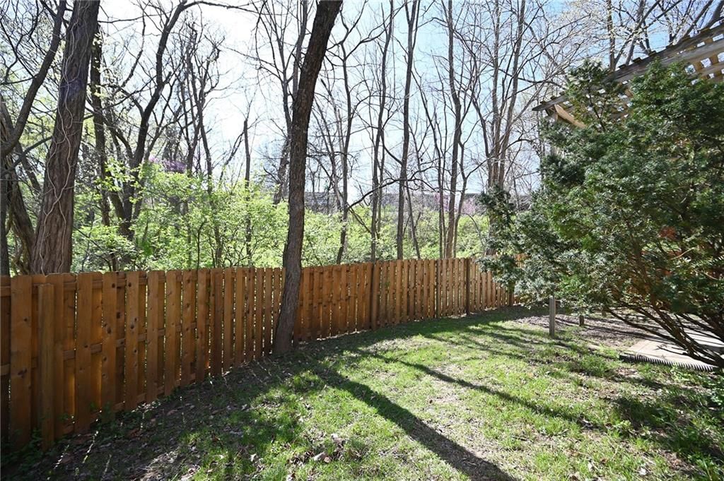 6816 N Fisk Avenue — photo 6