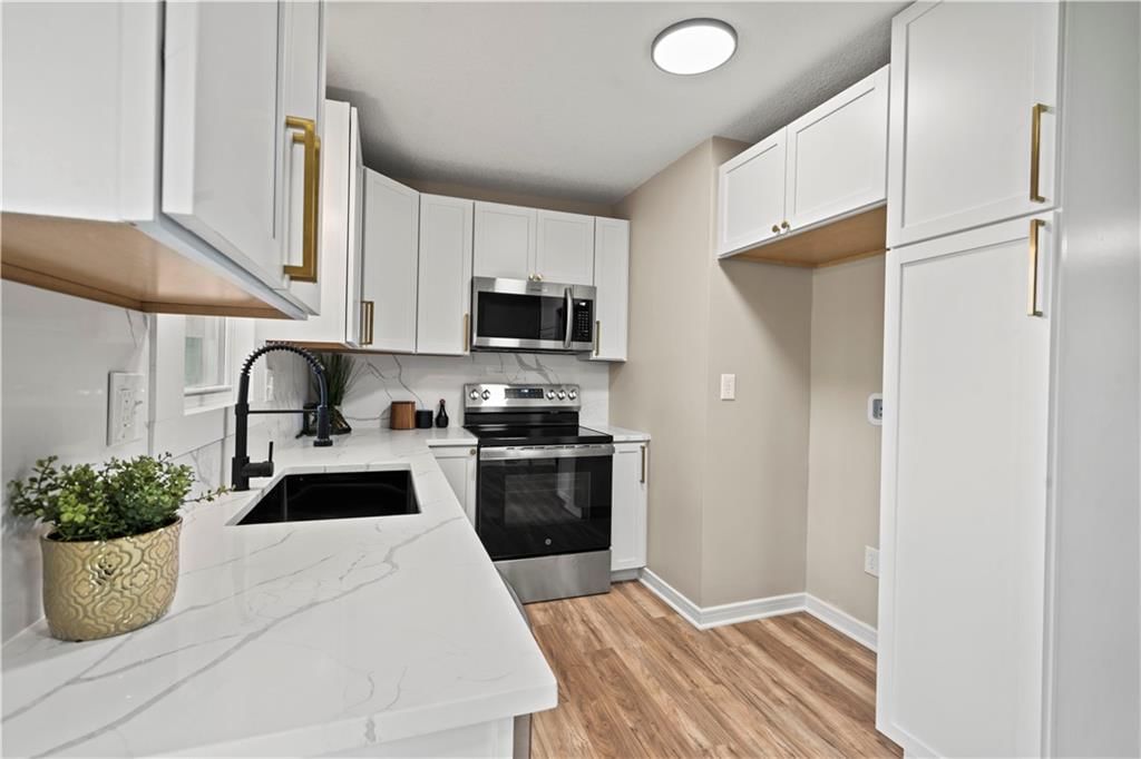 15312 E 48th Terrace — photo 13