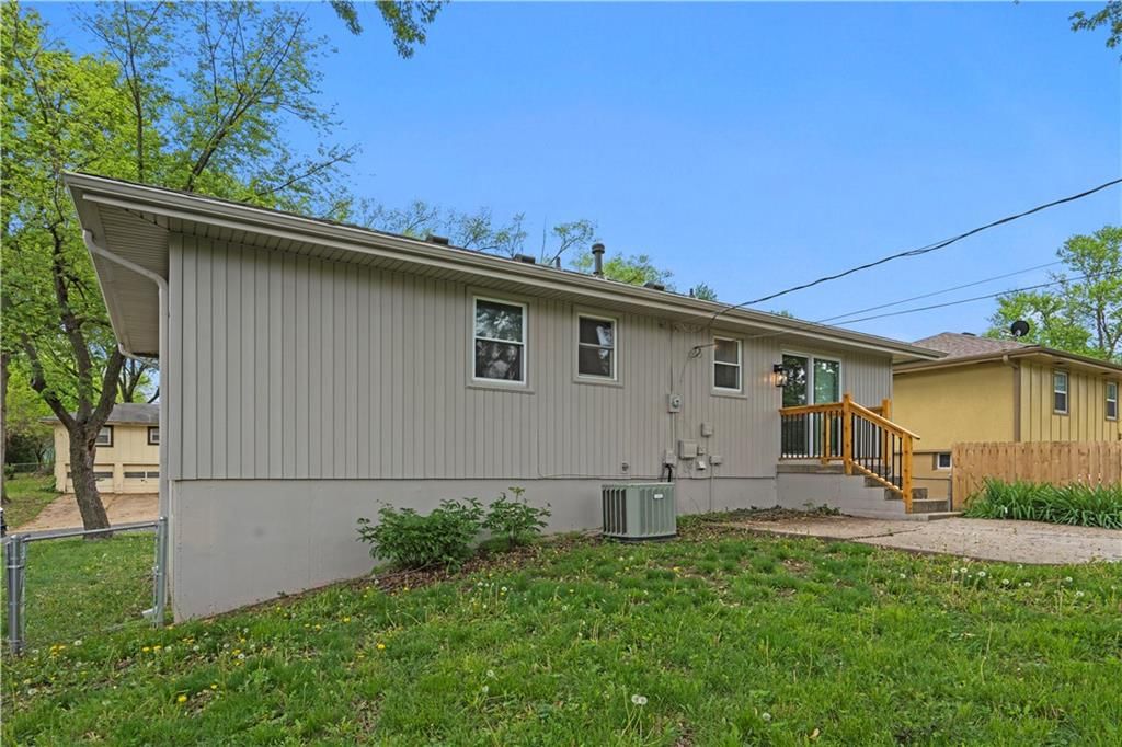 15312 E 48th Terrace — photo 34