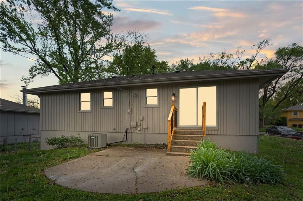 15312 E 48th Terrace — photo 35