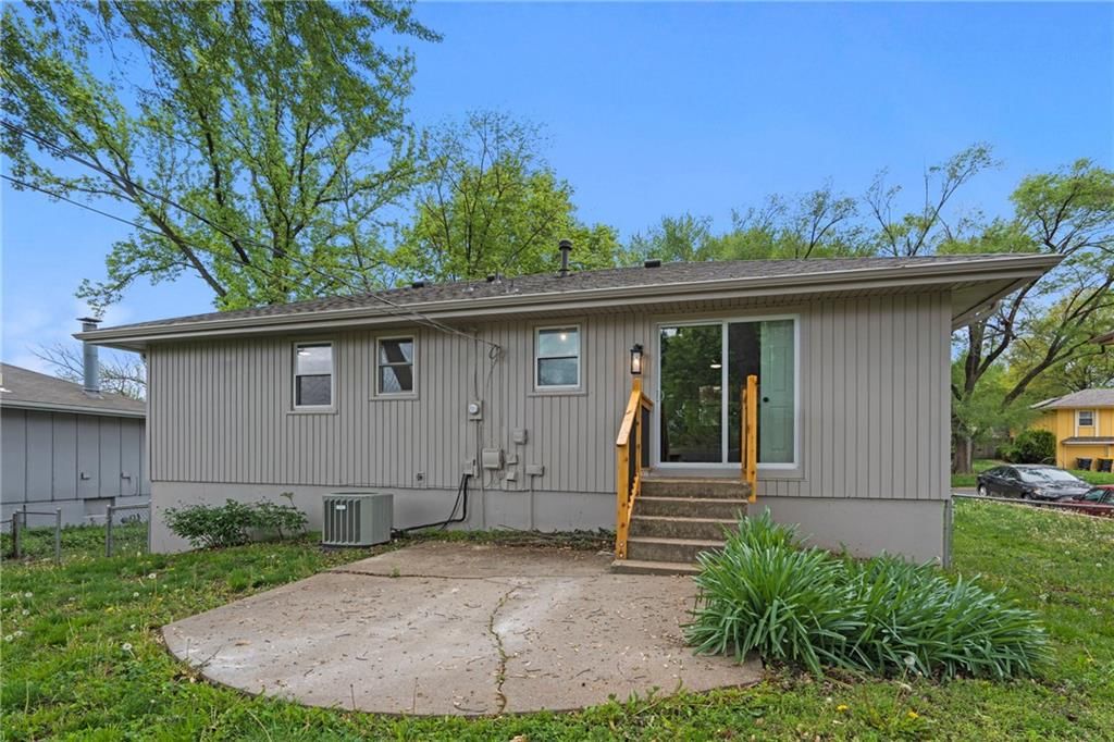 15312 E 48th Terrace — photo 36