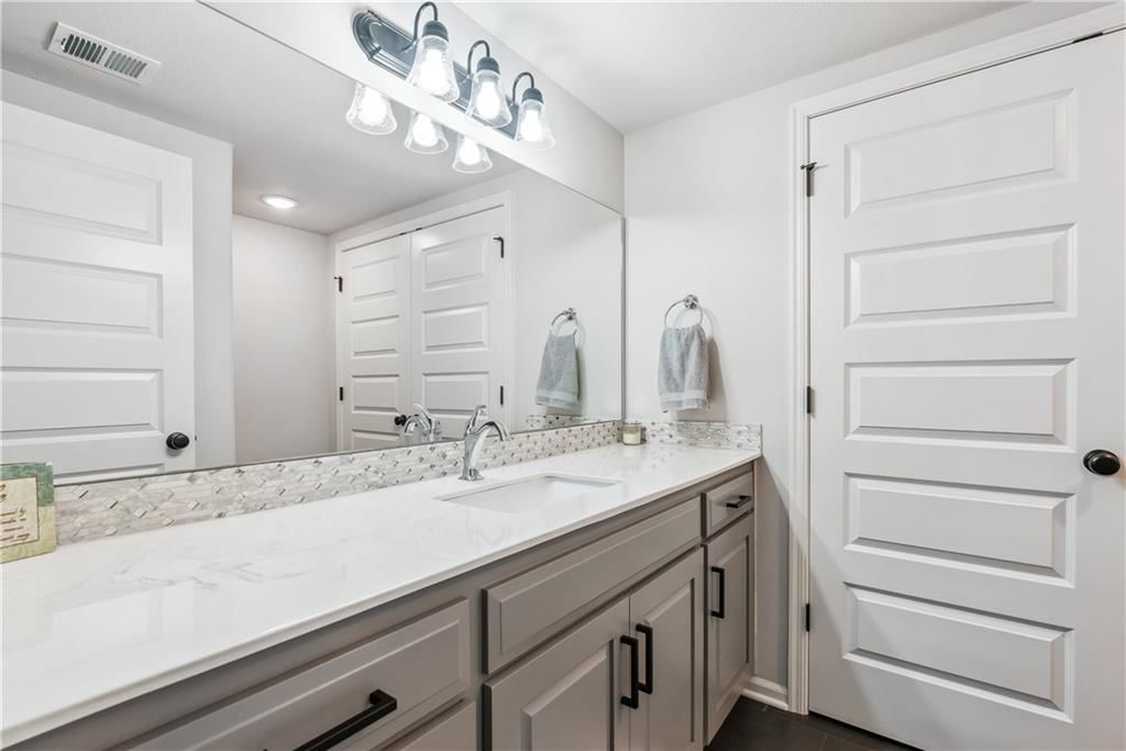 235 SW Eagles Ridge Drive — photo 34