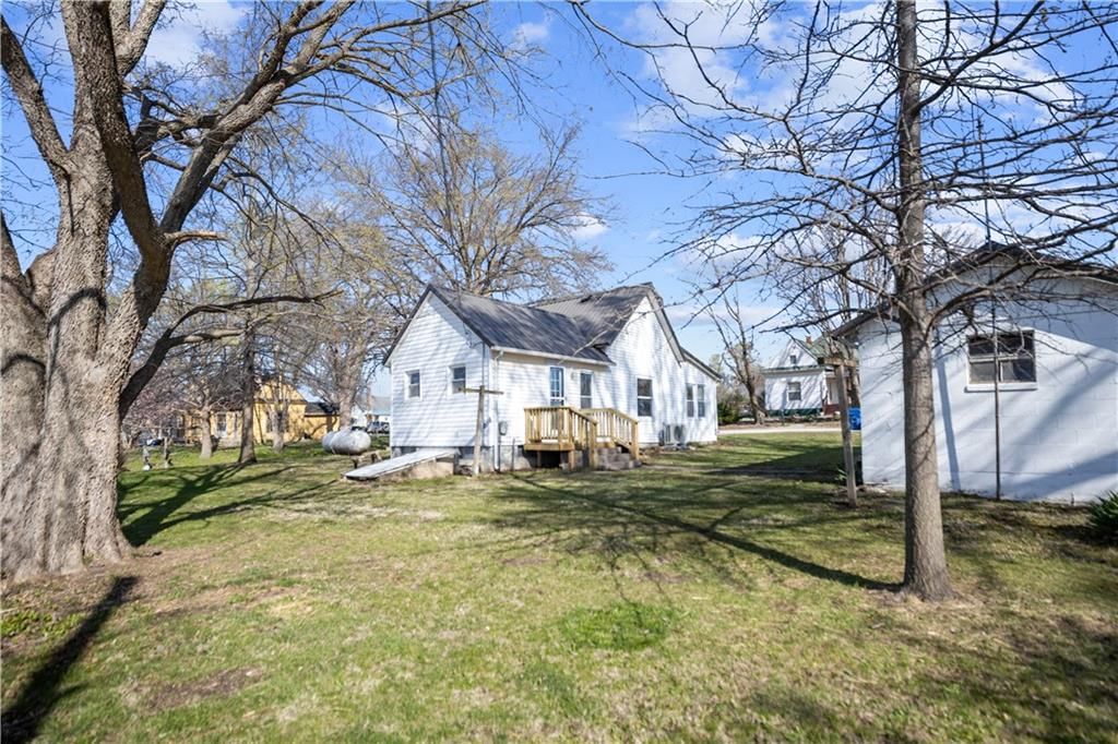 110 W North Street — photo 15