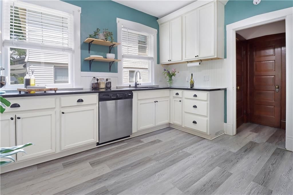 3916 Mercier Street — photo 11