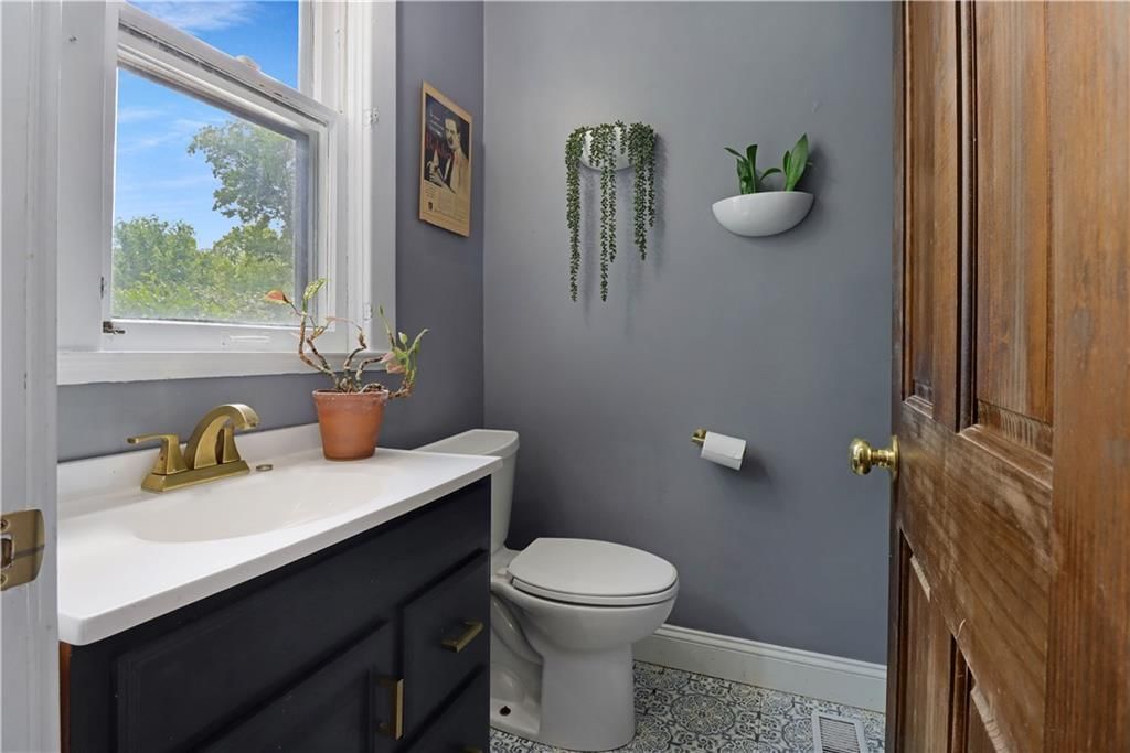 3916 Mercier Street — photo 13