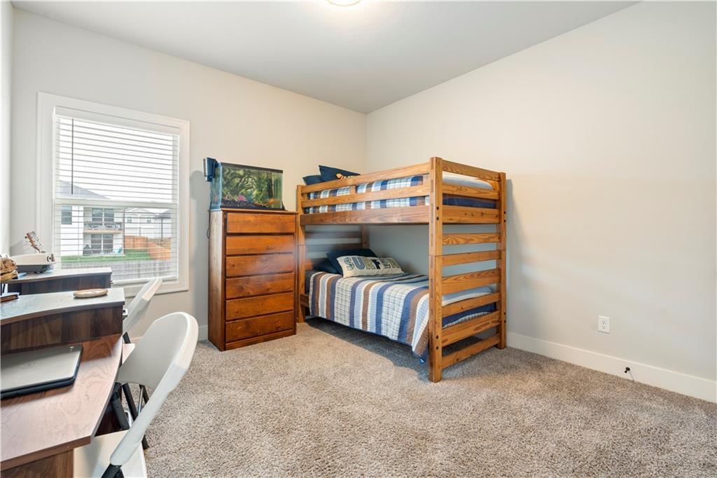 512 SW Meadowood Drive — photo 30