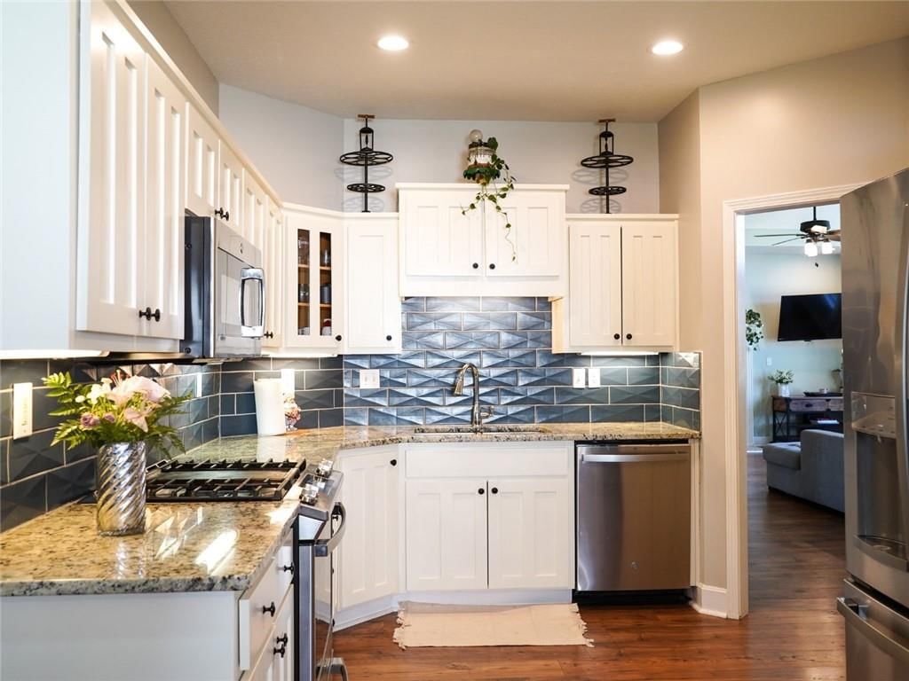 209 Westgate Court — photo 11