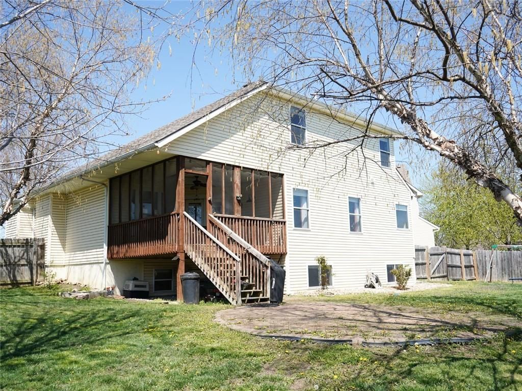 209 Westgate Court — photo 16