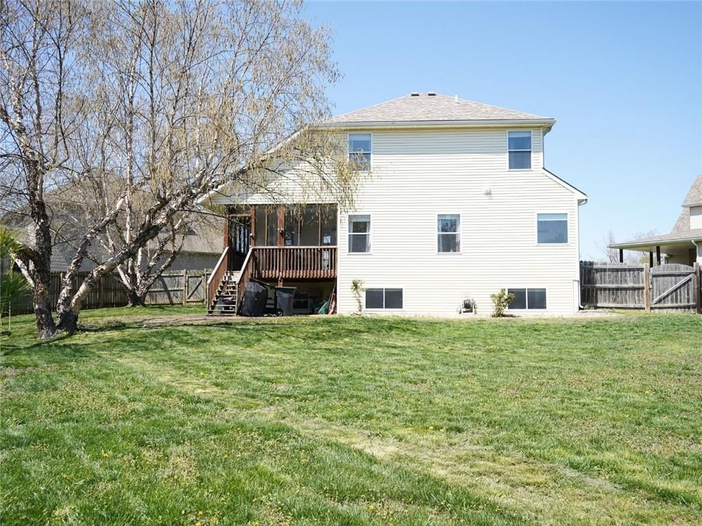 209 Westgate Court — photo 17