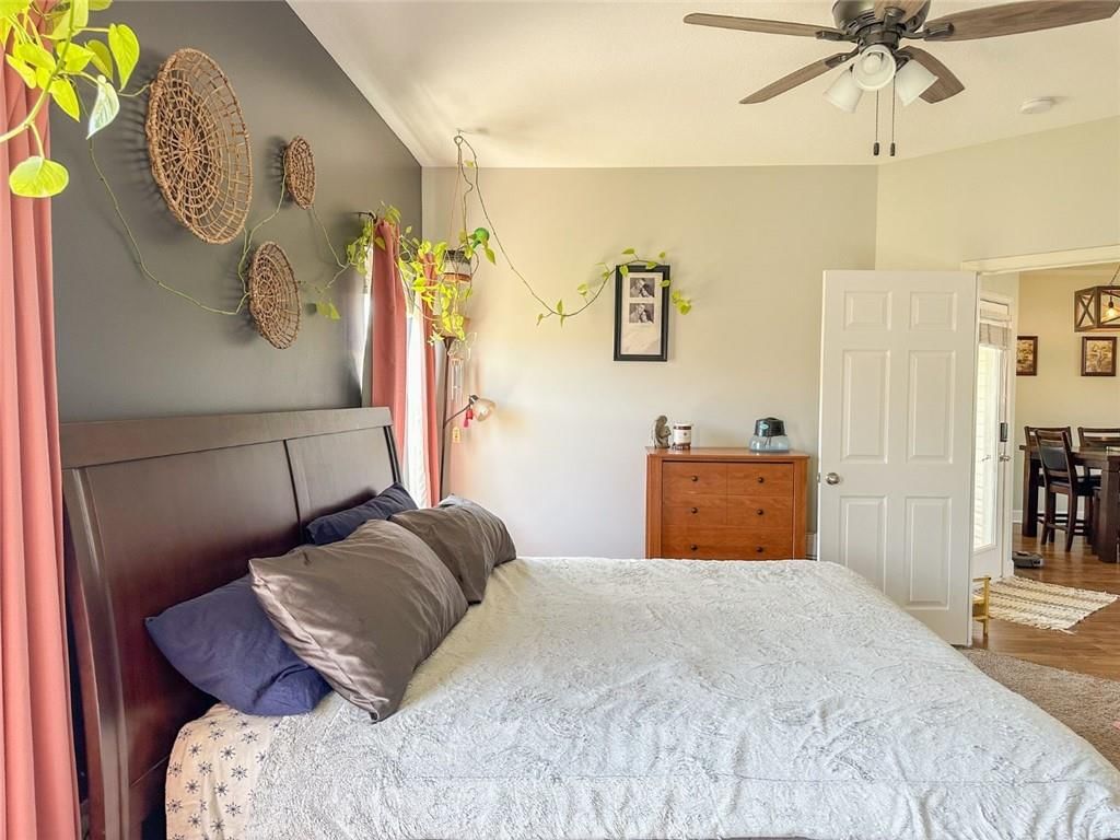 209 Westgate Court — photo 6