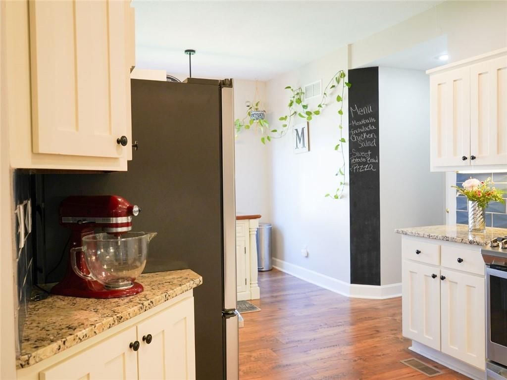209 Westgate Court — photo 10