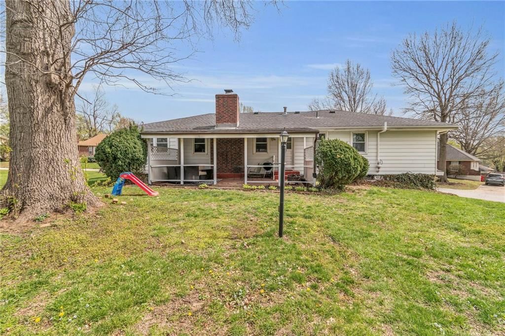 501 NW Wedgewood Drive — photo 28
