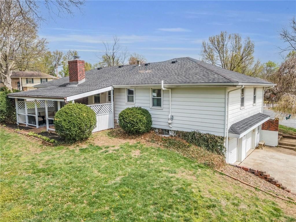 501 NW Wedgewood Drive — photo 29