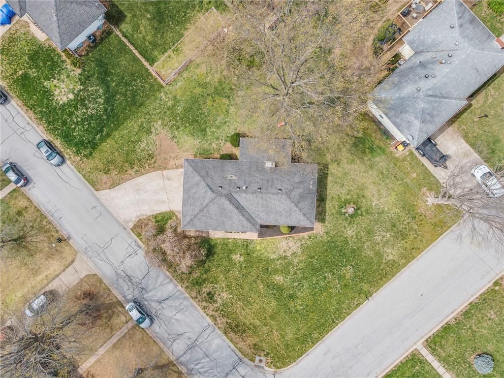 501 NW Wedgewood Drive — photo 34