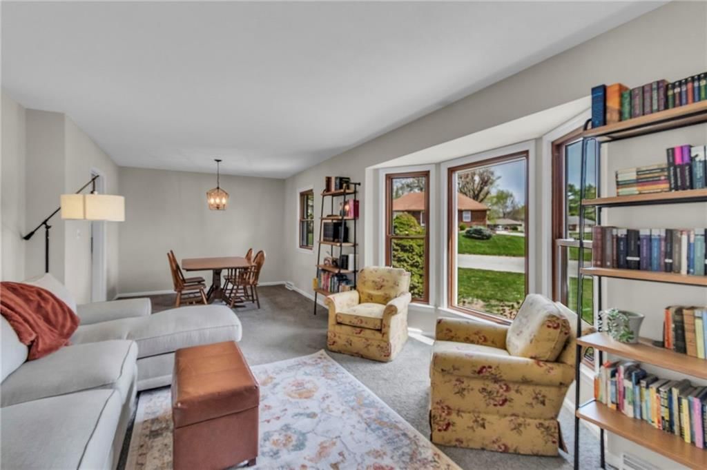 501 NW Wedgewood Drive — photo 6