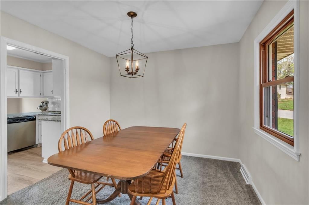 501 NW Wedgewood Drive — photo 7